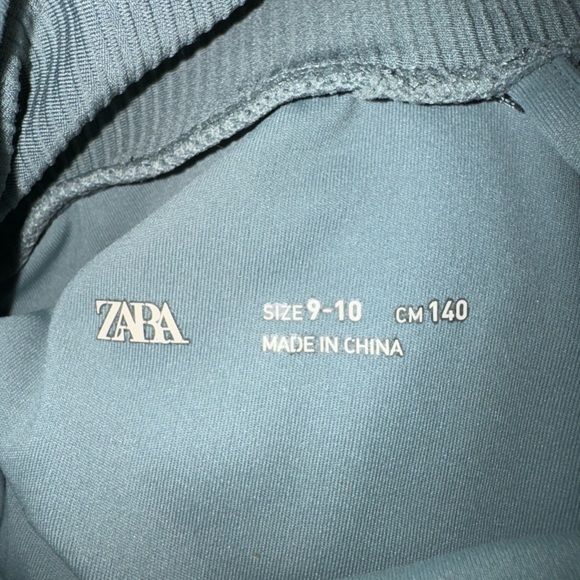 Zara Girls Leggings smooth on top part, texture on bottom, blue/gray?, size 9-10 - Picture 10 of 14